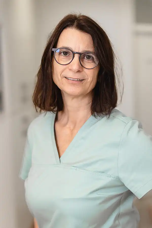 Claudia Adams | Medizinische Fachangestellte, VERAH (Versorgungsassistentin in der Hausarztpraxis), NäPa (Nicht-ärztliche Praxisassistentin) Wundexpertin